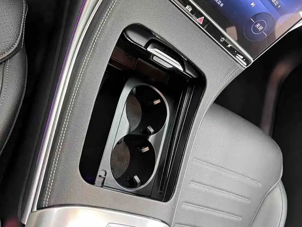 Mercedes-Benz C-Class 2024 — фото 19