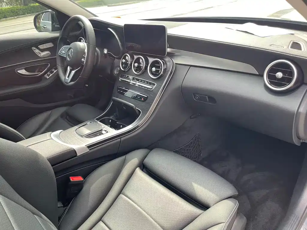 Mercedes-Benz C-Class 2019 — фото 15