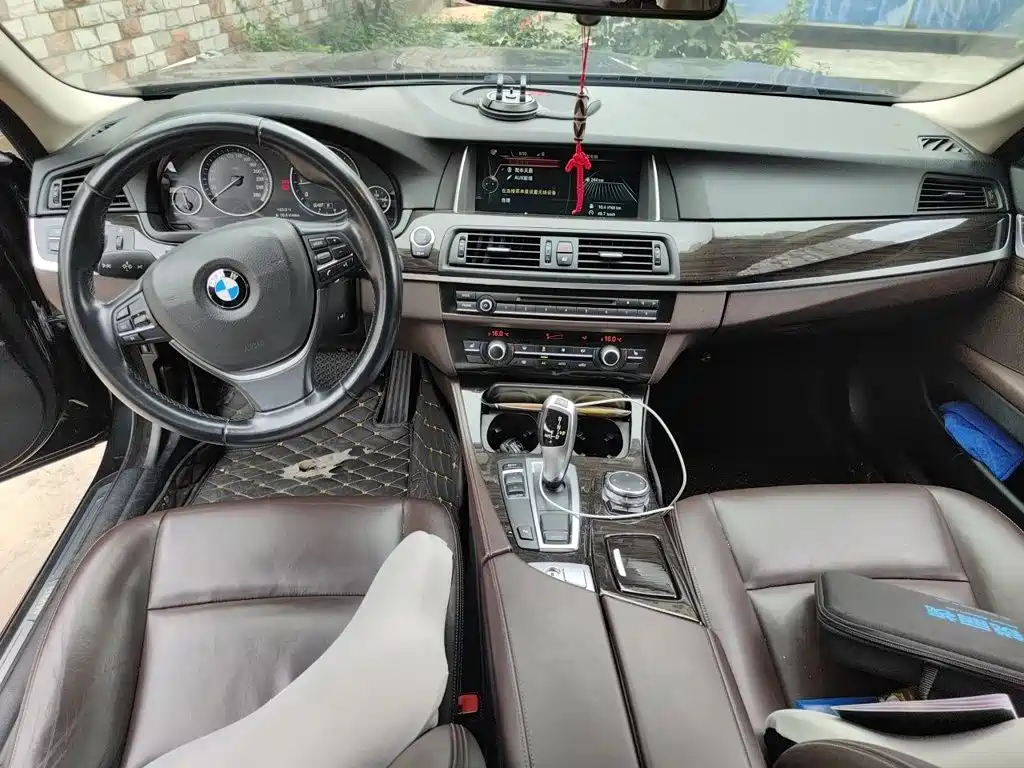 BMW 5 Series 2015 — фото 13