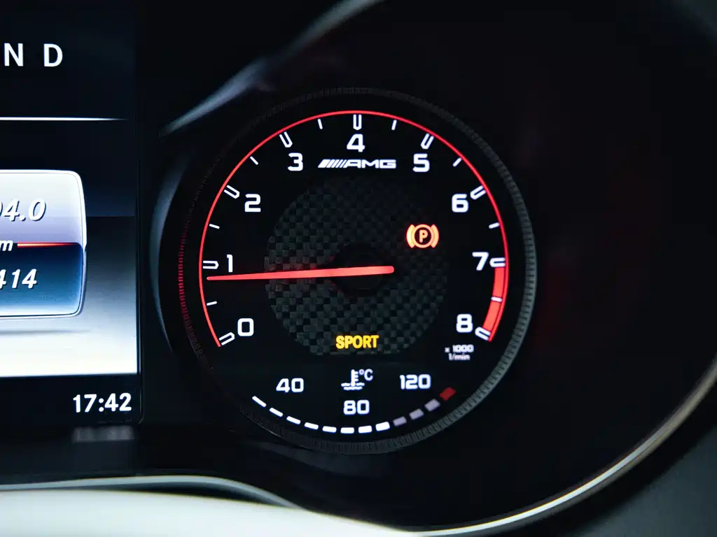 Mercedes-Benz AMG GT 2016 — фото 16