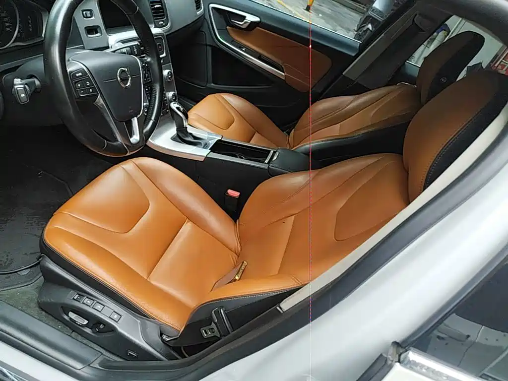 Volvo S60 2018 — фото 15