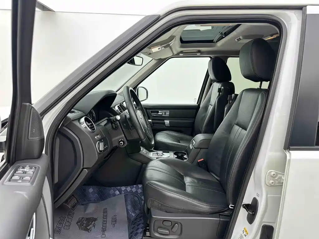 Land Rover Discovery 2015 — фото 8
