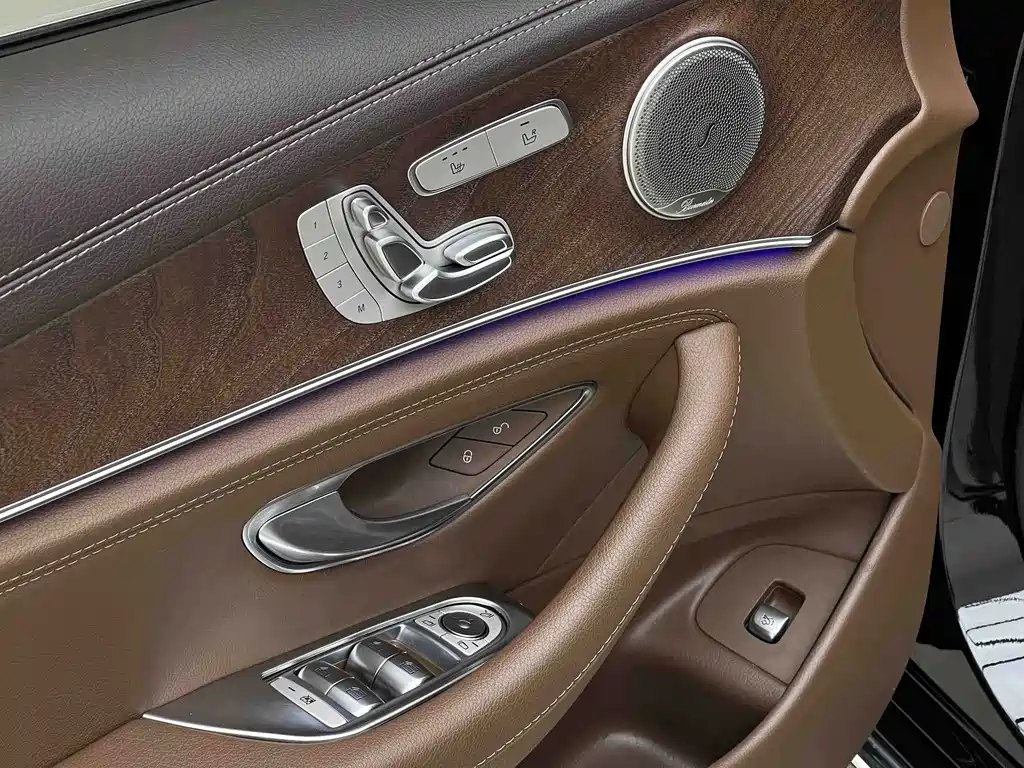Mercedes-Benz E-Class 2021 — фото 13