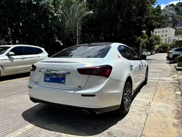 Maserati Ghibli 2015