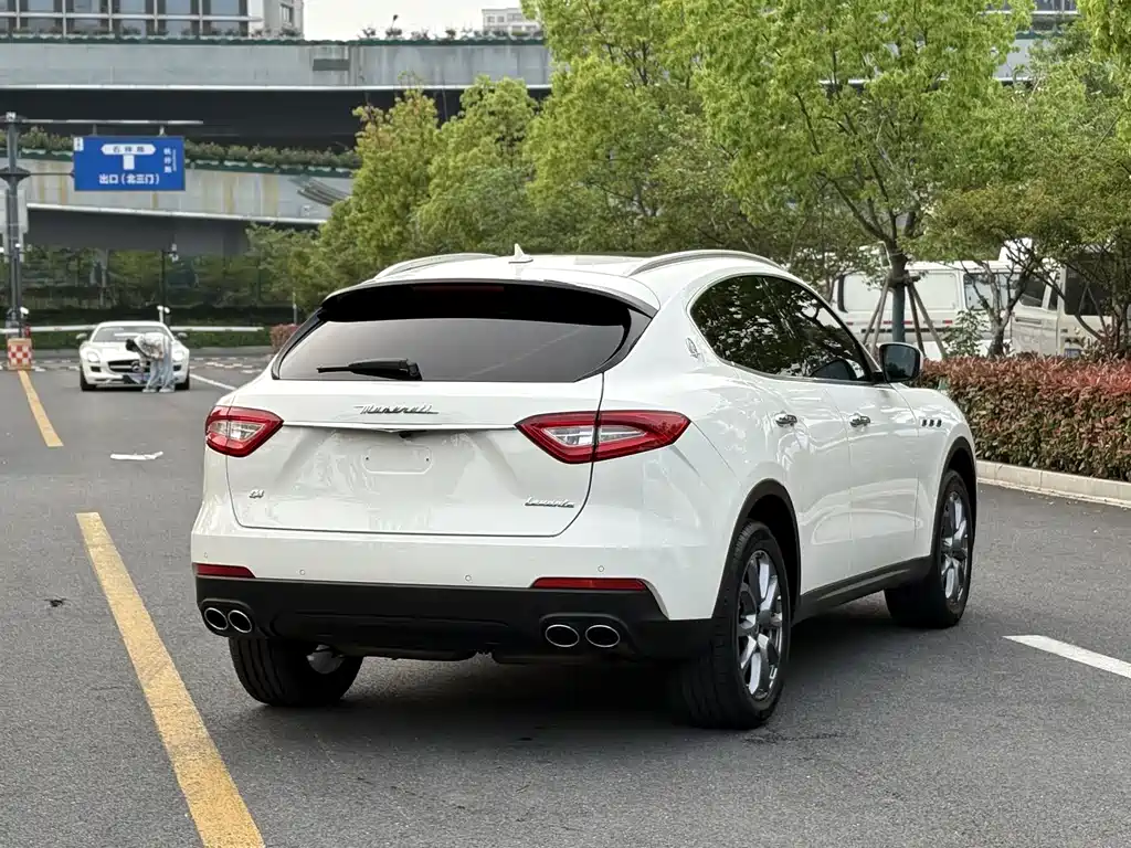 Maserati Levante 2020 — фото 19