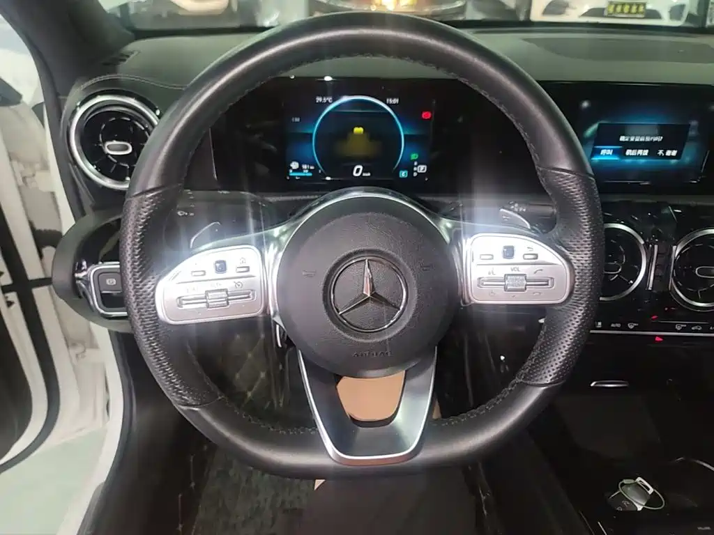 Mercedes-Benz A-Class 2020 — фото 11