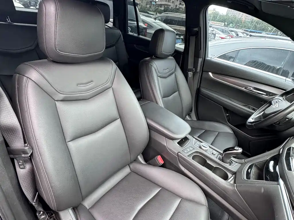Cadillac XT6 2020 — фото 12