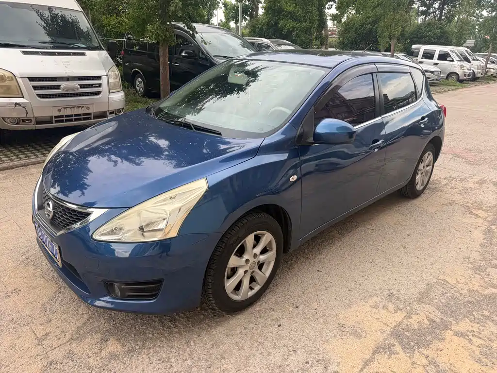 Nissan Tiida 2011