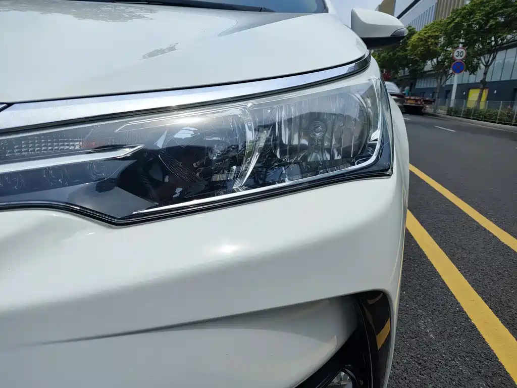 Toyota Corolla 2017 — фото 16
