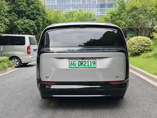 Li Auto MEGA 2025