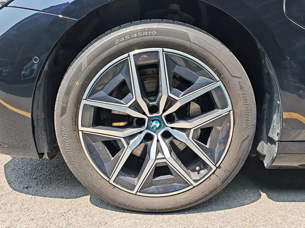 BMW i5 2025 — фото 12