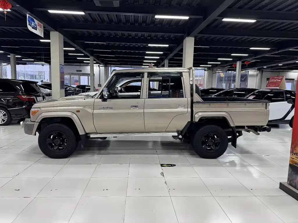 Toyota Land Cruiser 2020 — фото 3