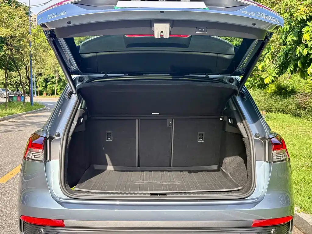 Audi Q4 E-Tron 2023 — фото 22