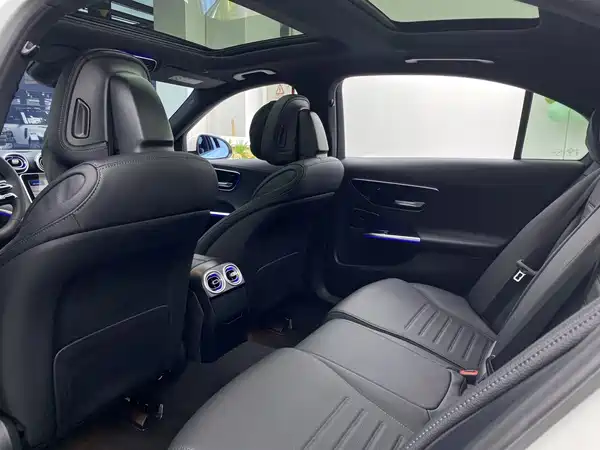 Mercedes-Benz C-Class 2025