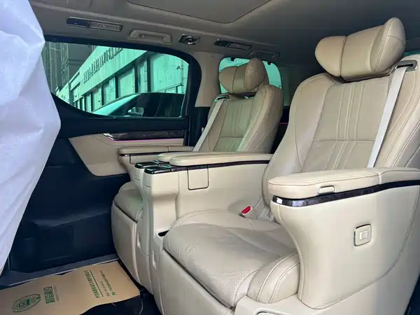 Toyota Alphard 2020