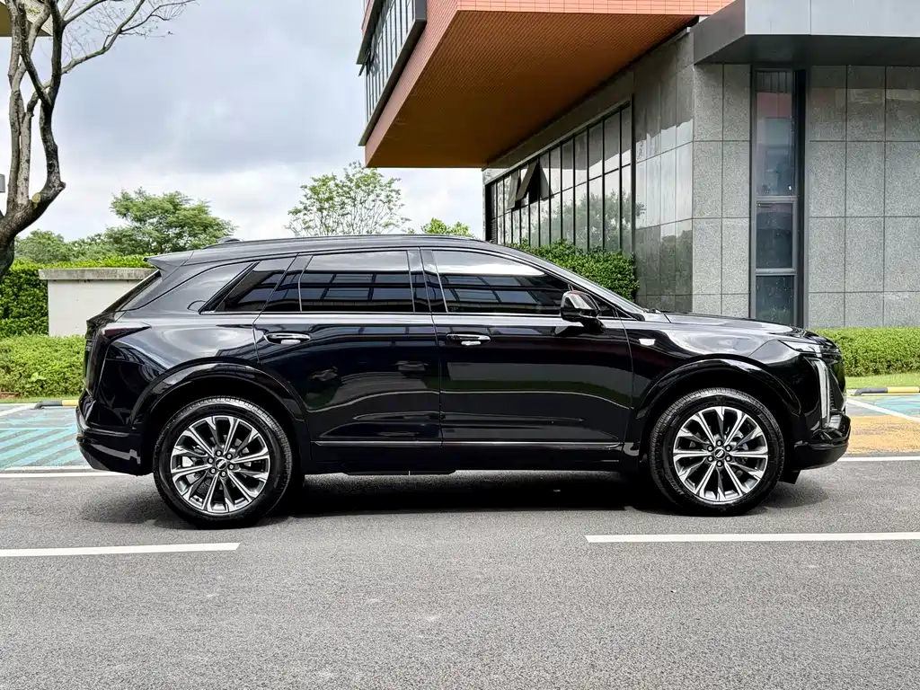 Cadillac XT5 2025 — фото 4
