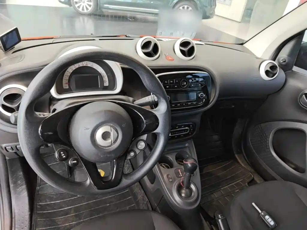 smart fortwo 2016 — фото 10