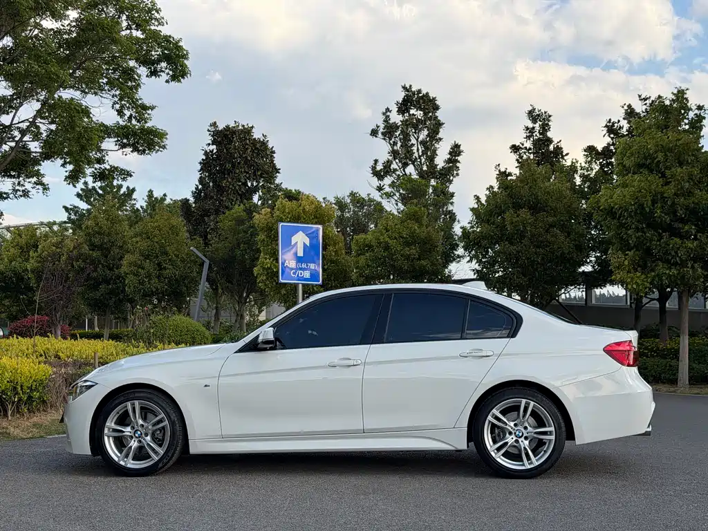 BMW 3 Series 2018 — фото 4