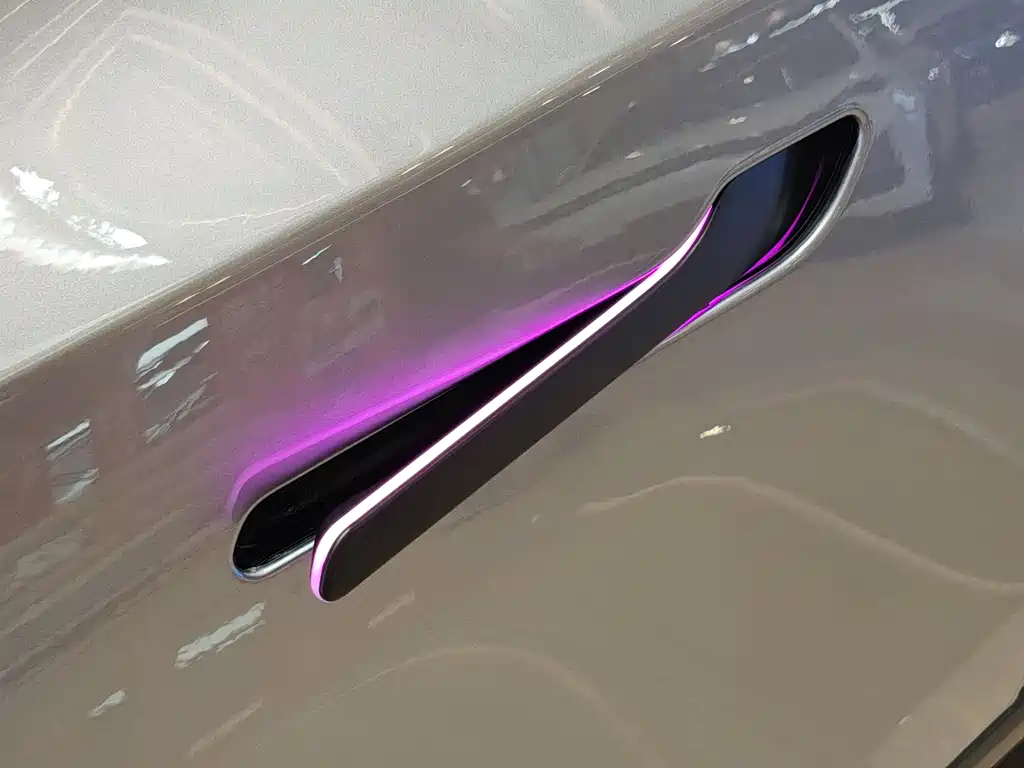 Tesla Model Y 2026 — фото 9