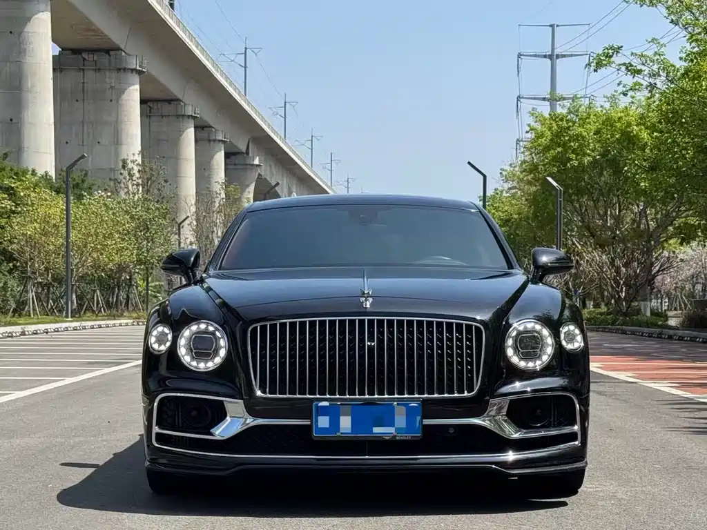 Bentley Flying Spur 2021 — фото 2