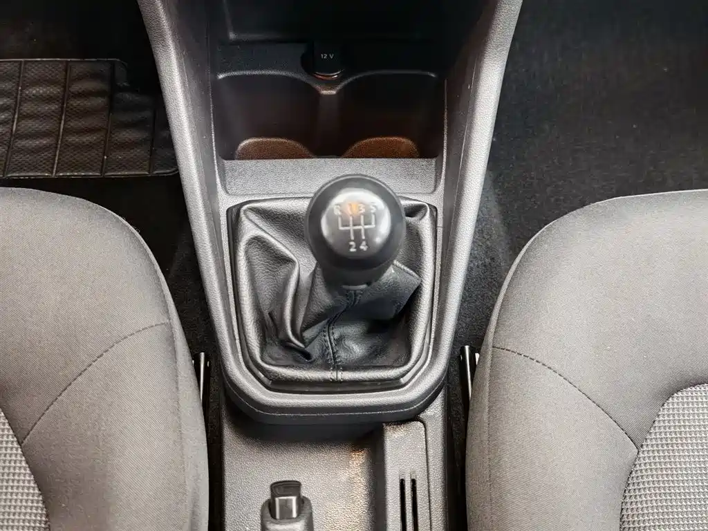 Volkswagen Jetta 2019 — фото 13