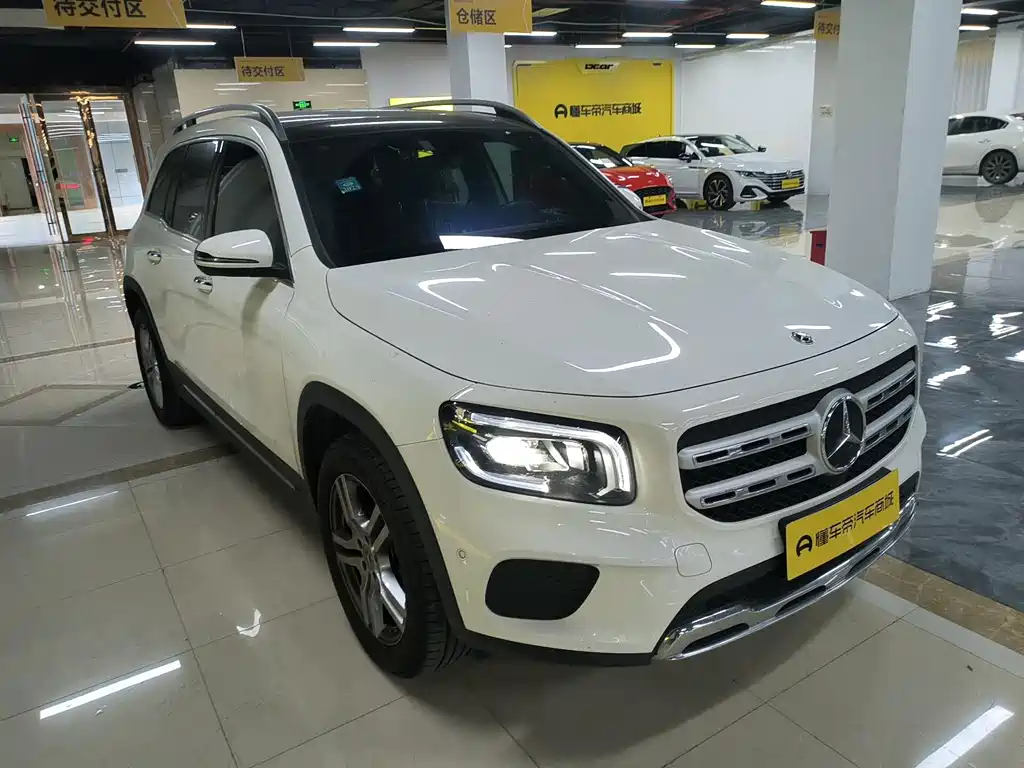 Mercedes-Benz GLB 2023