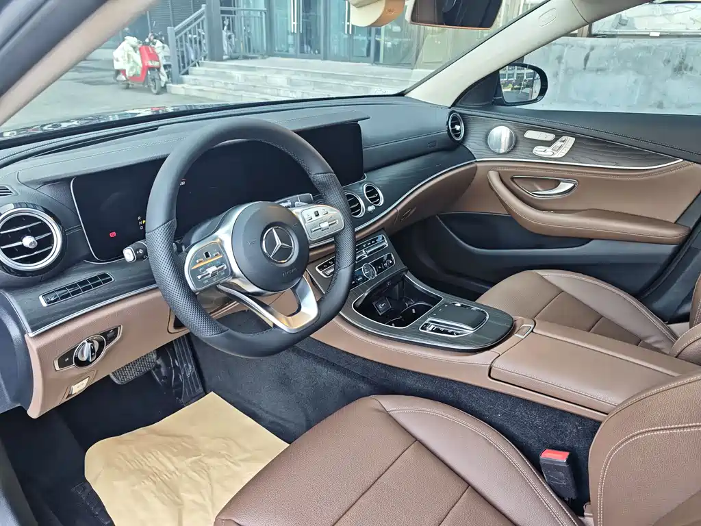 Mercedes-Benz E-Class 2020 — фото 10