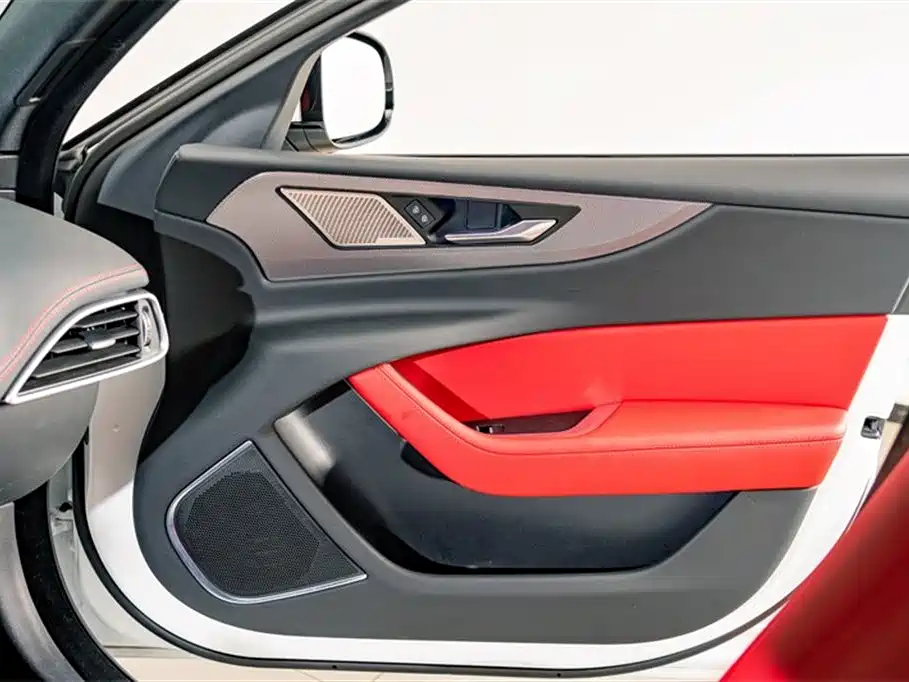 Jaguar XEL 2024 — фото 14