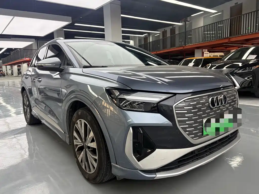 Audi Q4 E-Tron 2023 — фото 3
