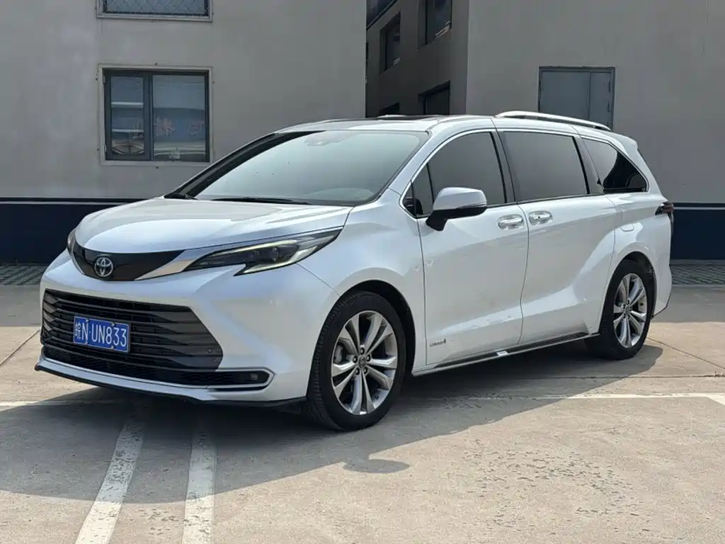 Toyota Sienna 2022 — фото 2
