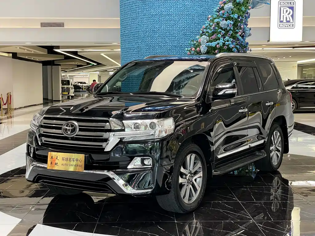 Toyota Land Cruiser 2019 — фото 1