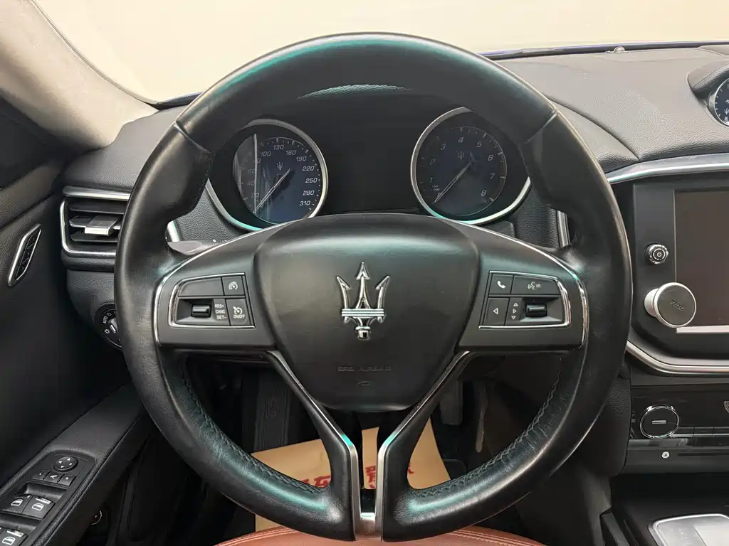 Maserati Ghibli 2014 — фото 34