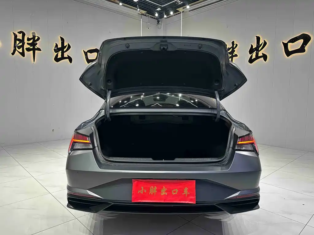 Hyundai Elantra 2023 — фото 16