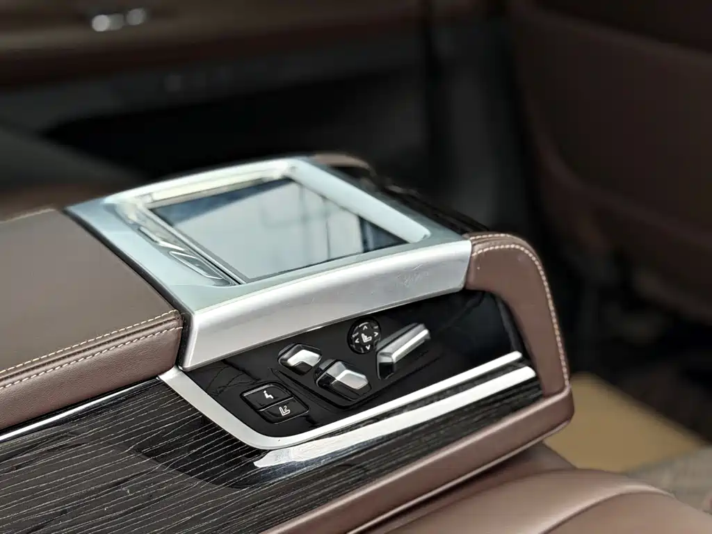 BMW 7 Series 2021 — фото 13