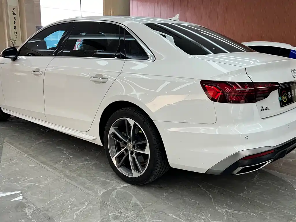 Audi A4L 2021
