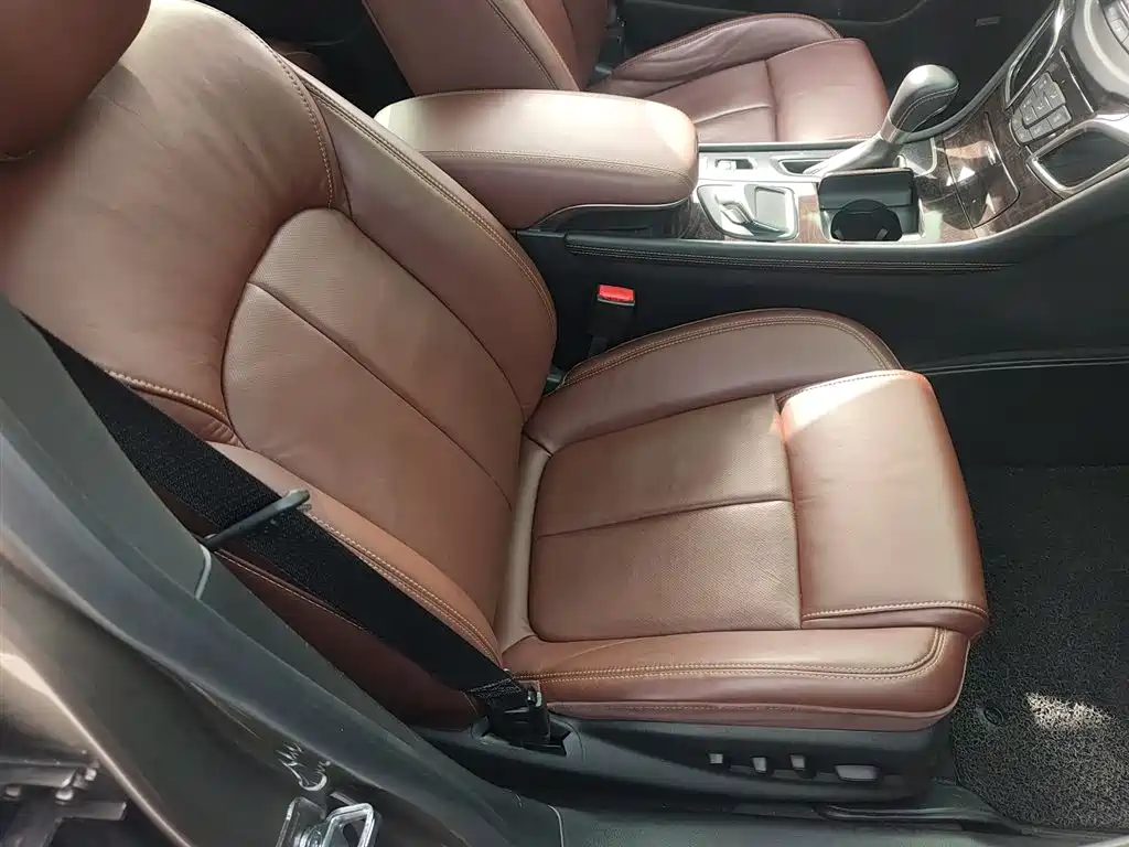 Buick LaCrosse 2015 — фото 17