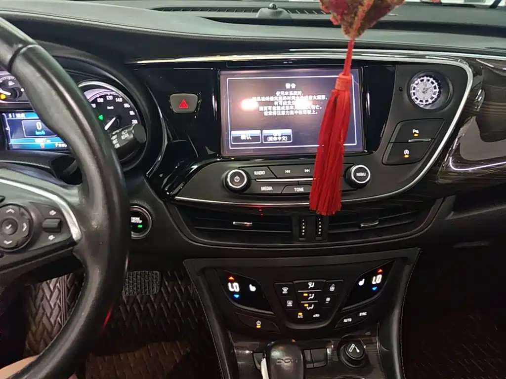 Buick Envision Plus 2018 — фото 9