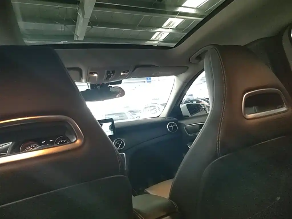 Mercedes-Benz GLA 2017 — фото 18