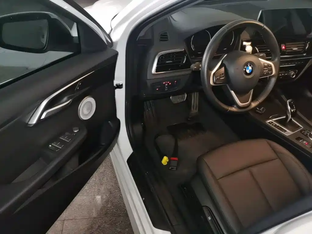BMW 1 Series 2021 — фото 16