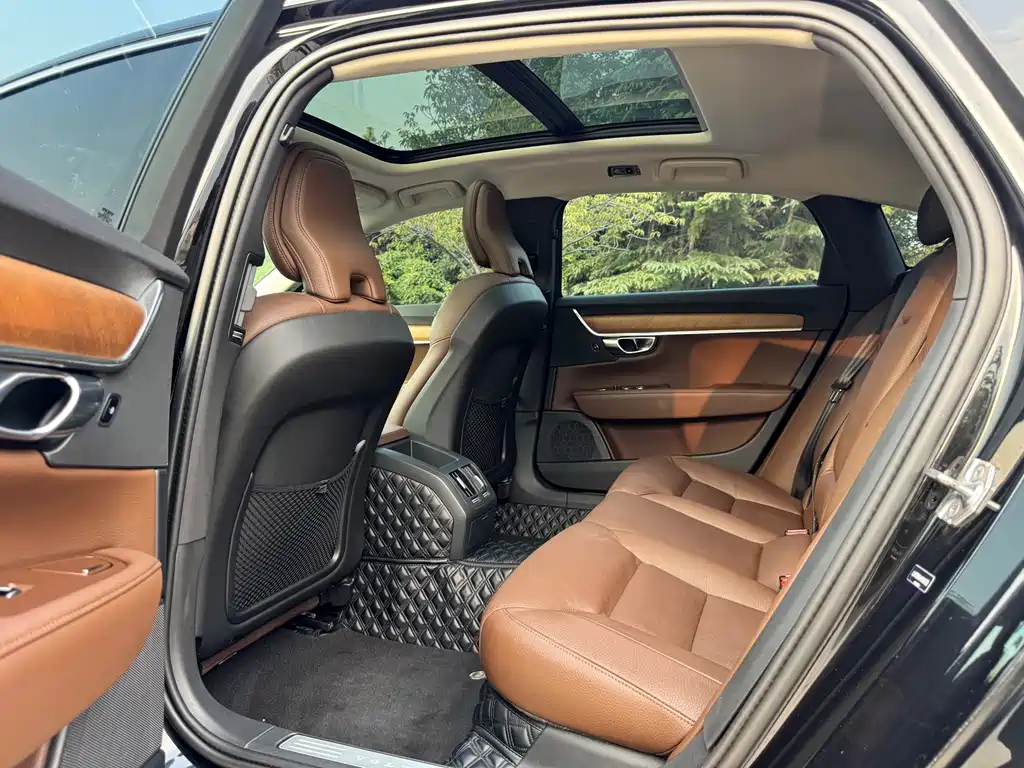 Volvo S90 2018 — фото 12