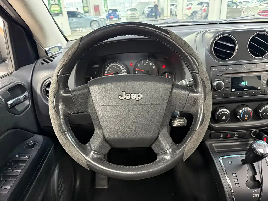 Jeep Compass 2010 — фото 14