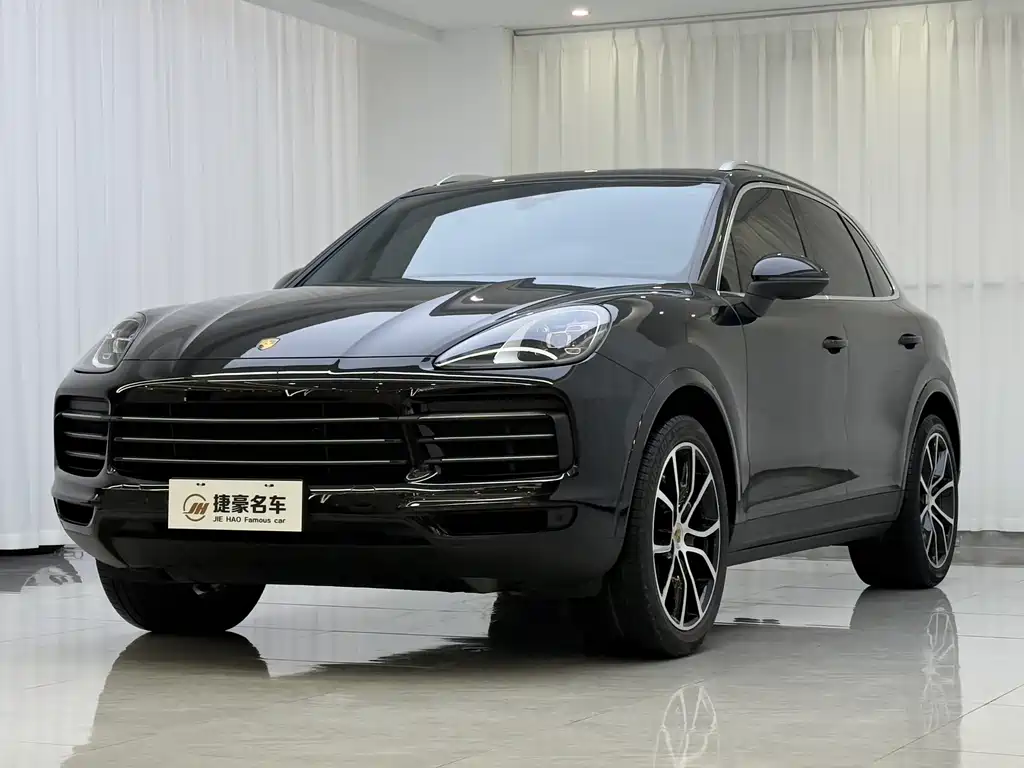 Porsche Cayenne 2021 — фото 1
