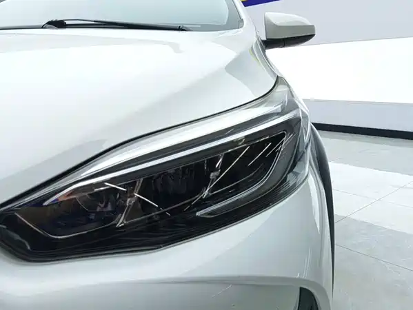 Toyota Yaris L 2021