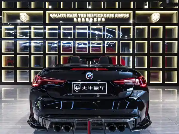 BMW M4 2025