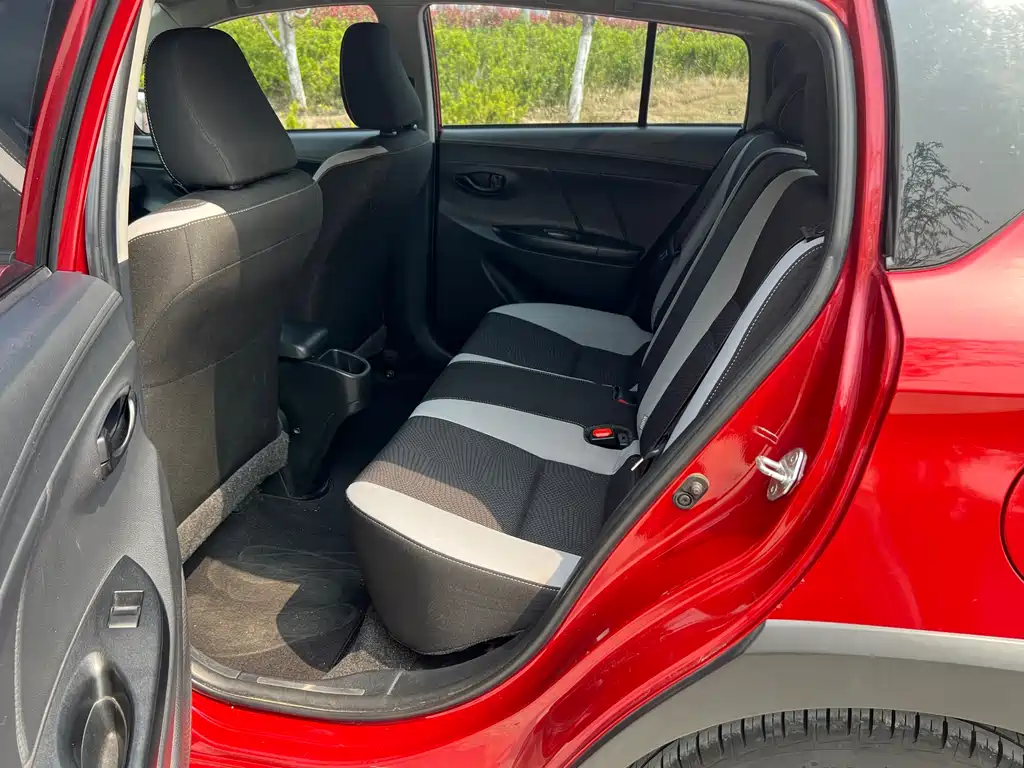 Toyota Yaris L 2019 — фото 20