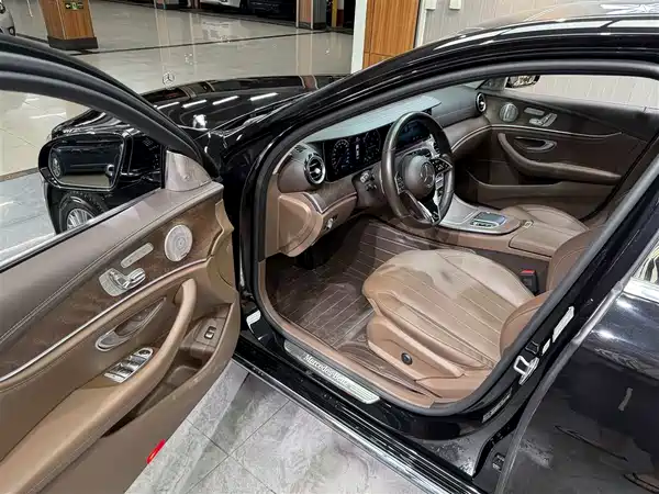 Mercedes-Benz E-Class 2023