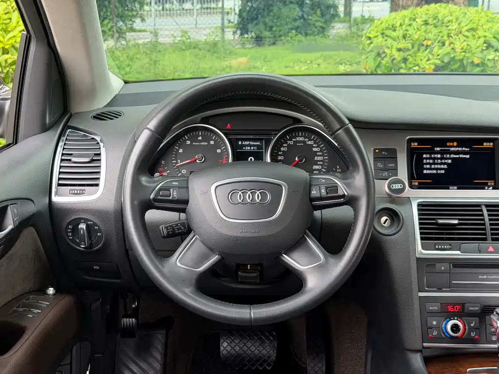 Audi Q7 2015 — фото 10