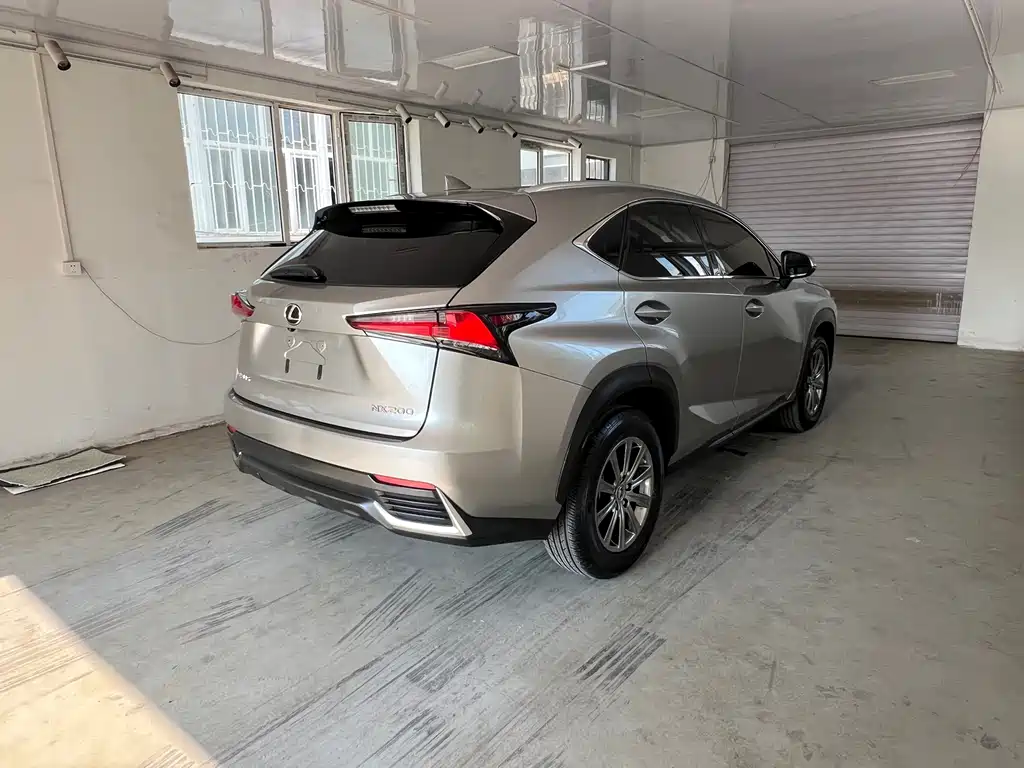 Lexus NX 2021 — фото 32