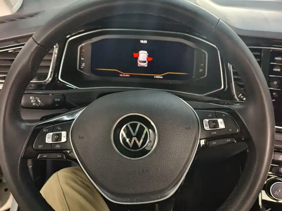 Volkswagen T-Roc 2022 — фото 9