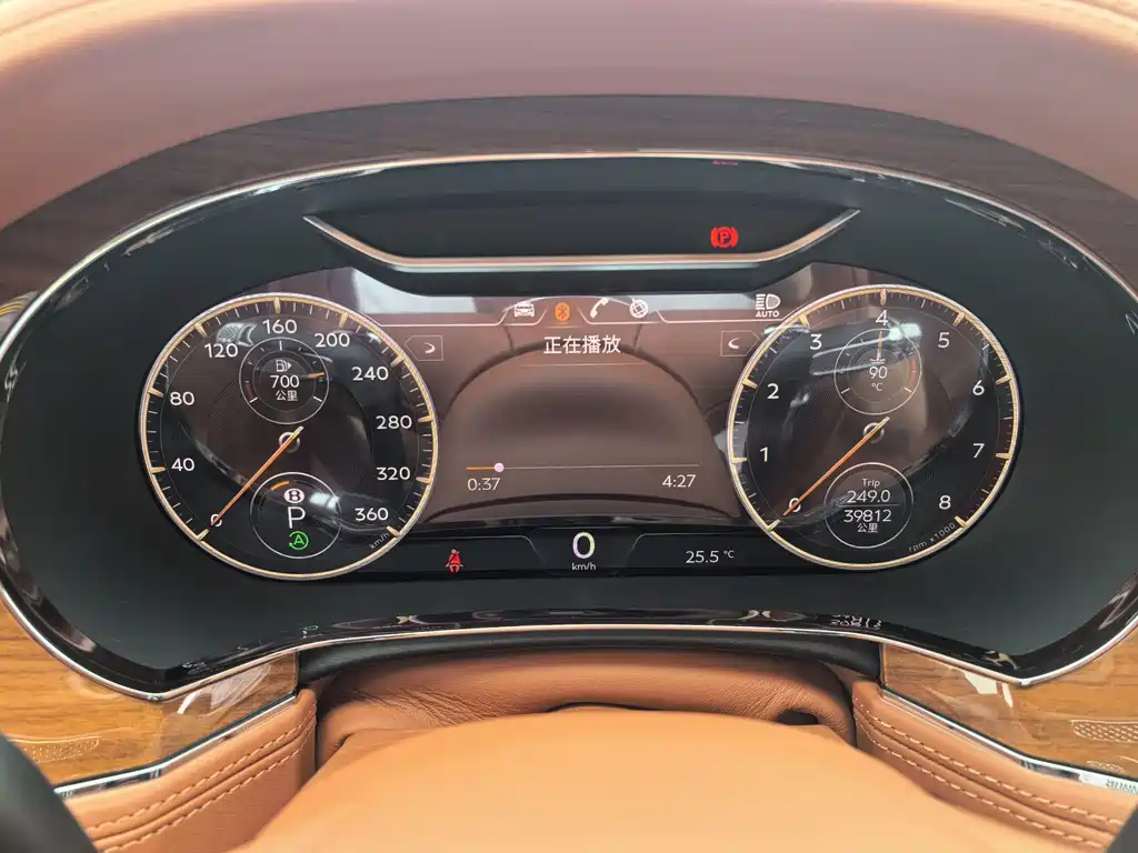 Bentley Flying Spur 2022 — фото 10